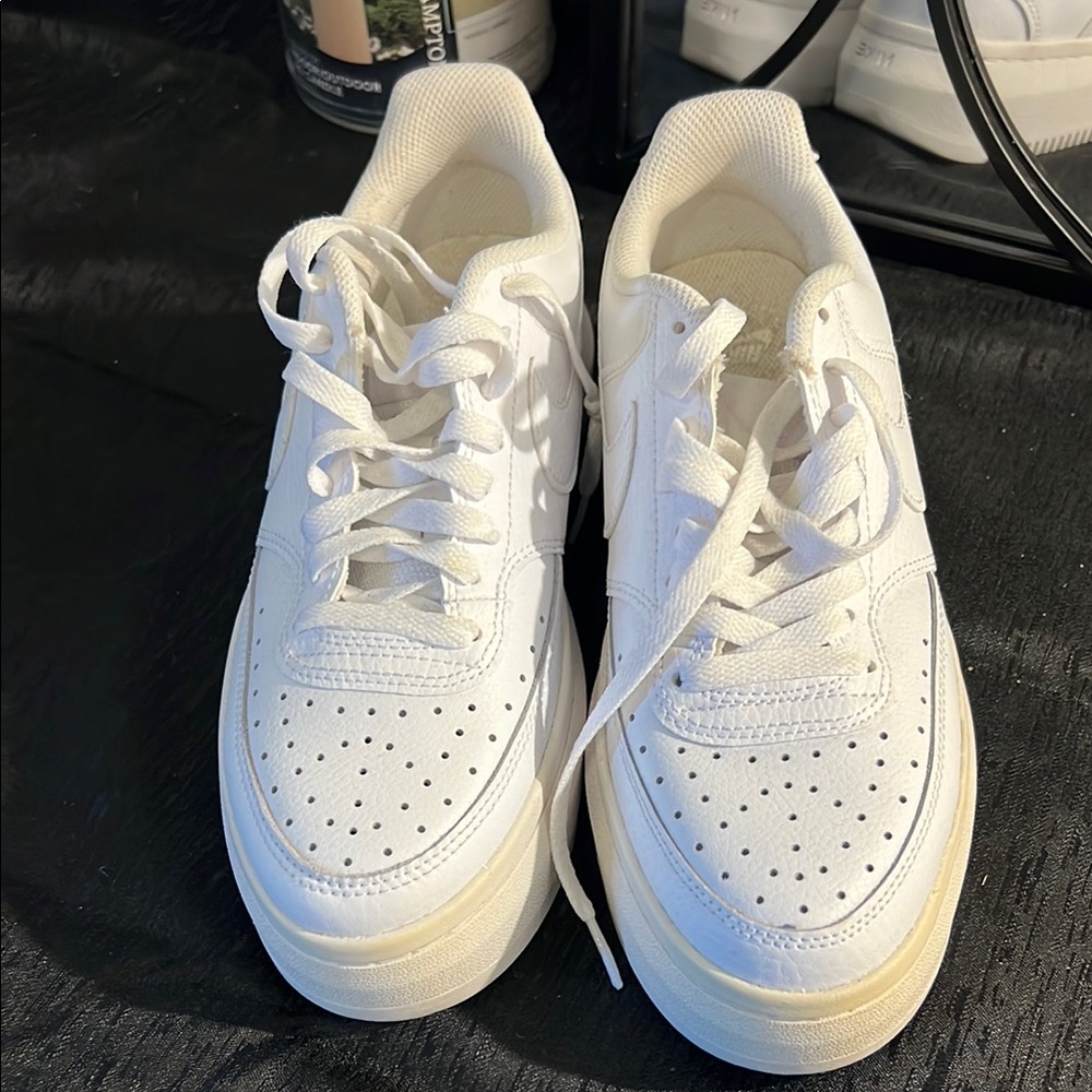 Nike Women's Athletic Shoes - White